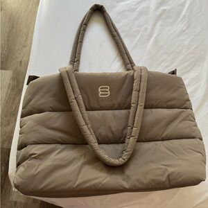 Large super puff tote bag🤎